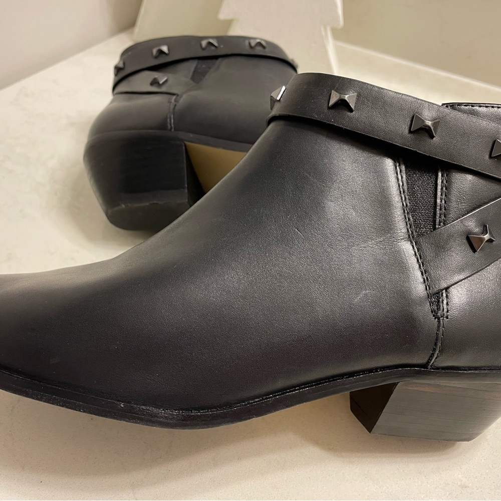 Ladies Ted Baker Homada black leather ankle boots